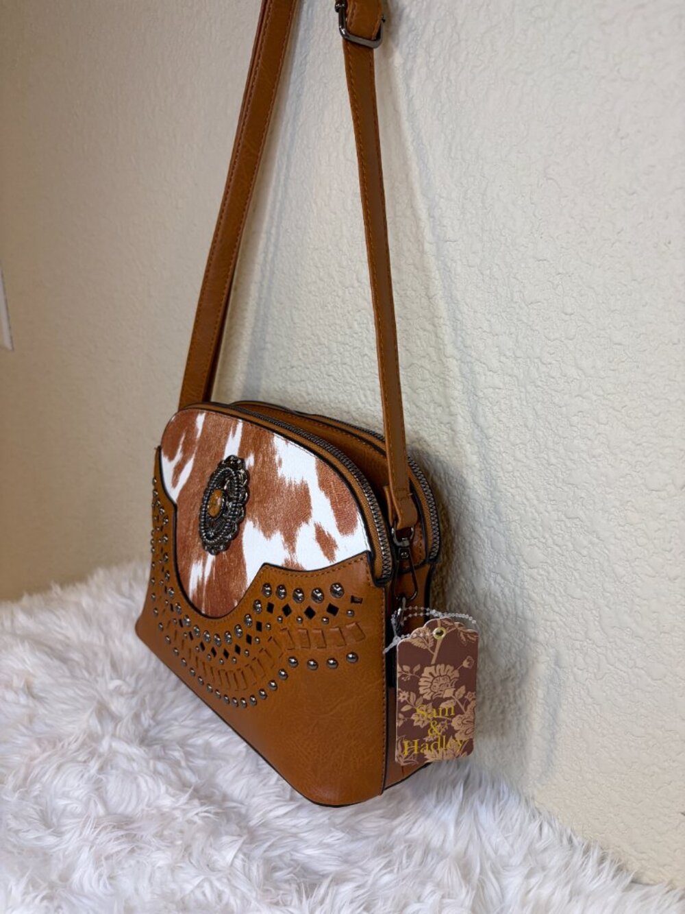 Sam & Hadley Western Cow Print Studded Shoulder Bag Brown Concho Purse NWT - Picture 4 of 9